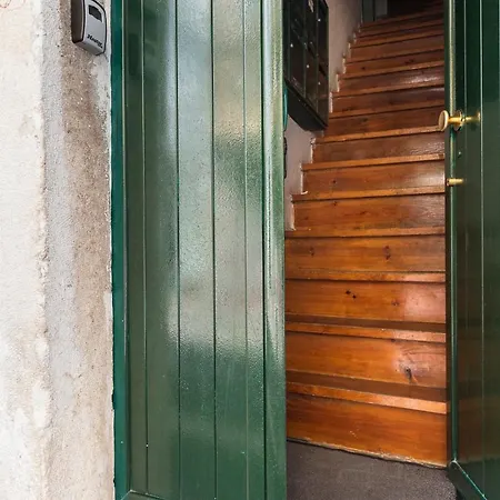 Alfama Patio Apartment