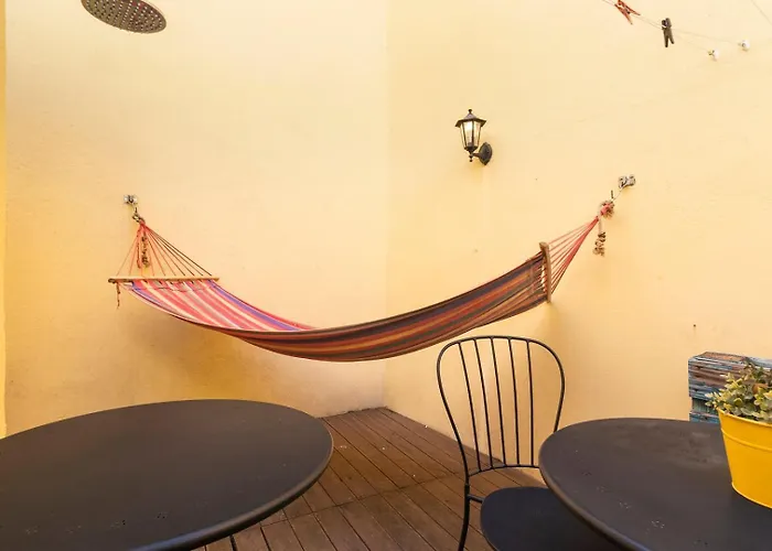 Alfama Patio *